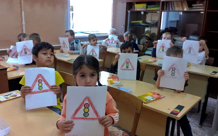 Урок безопасности по ПДД

СРР «Росинка»
Педагог Нагайцева Л.А.