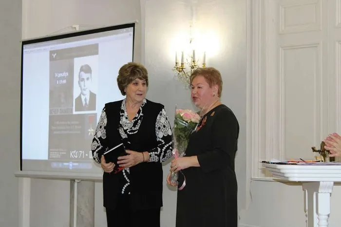 529d60e41f04f04a14e4c5a3581ff75c