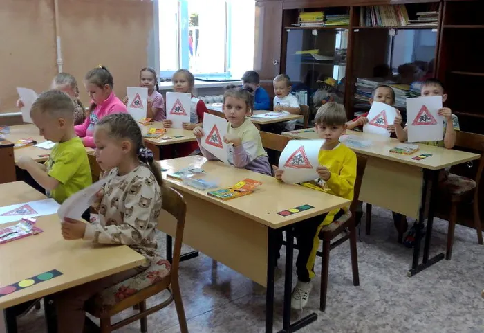 Урок безопасности по ПДД

СРР «Росинка»
Педагог Нагайцева Л.А.