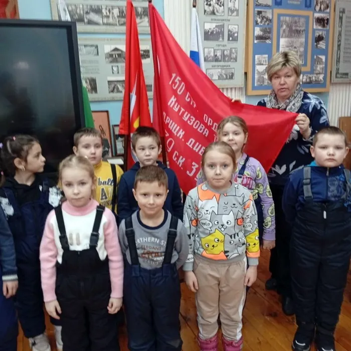 Экскурсия по экспозициям Победы: уроки истории для воспитанников детского сада № 3 КВ 